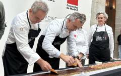 La Comunidad de Madrid celebra el Día del Turrón elaborando la tableta más grande