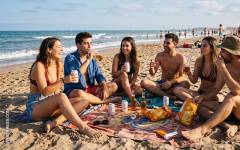 Las bebidas refrescantes se afianzan como protagonistas del ocio veraniego en España