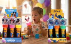 Migueláñez ilumina el lineal con las figuras luminosas y proyectores de Mickey y Stitch