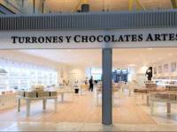 Córner propio de Torrons Vicens en los aeropuertos españoles
