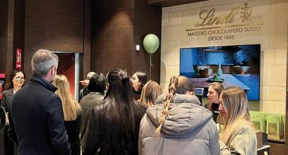 Lindt se inspira en Tokio para su edición limitada de chocolate blanco y té matcha