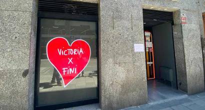 Fini y Victoria se unen y lanzan unas zapatillas en edición limitada