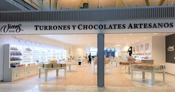 Córner propio de Torrons Vicens en los aeropuertos españoles