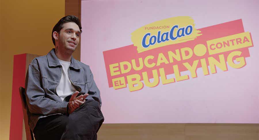 Víctor Elías relata su vivencia de acoso escolar junto a Fundación ColaCao
