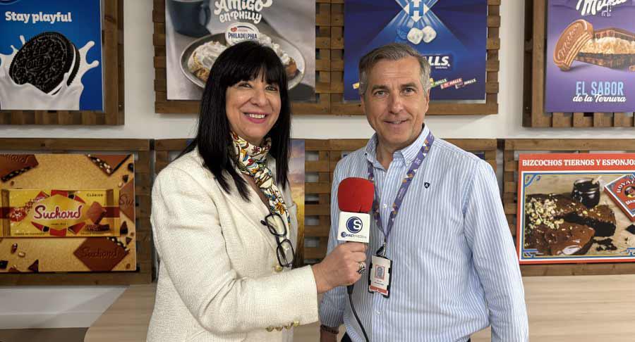 Lola Fernández (Prensa Profesional-Dulces Noticias) y Pedro Gil (Mondelēz)