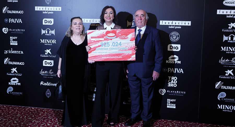 Migueláñez entrega el cheque de su 15ª campaña Sonrisas Dulces